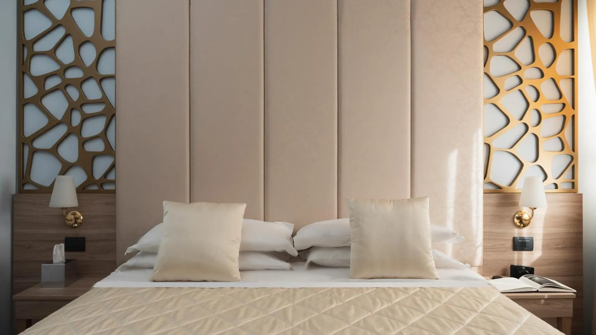 **** Hotel Albergo Rossini 1936 - Small & Charming Bologna Italy