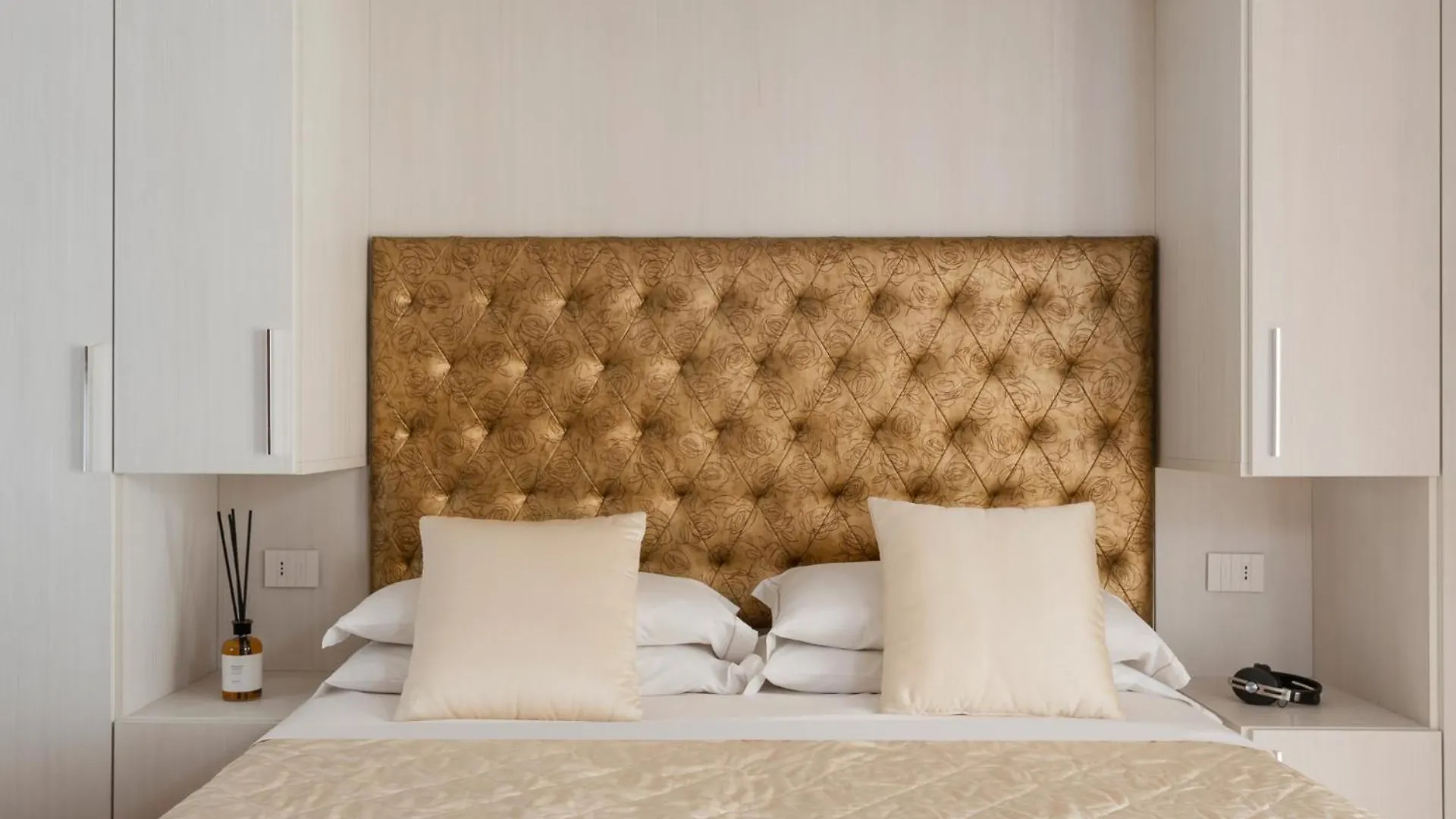 **** Hotel Albergo Rossini 1936 - Small & Charming Bologna Italy